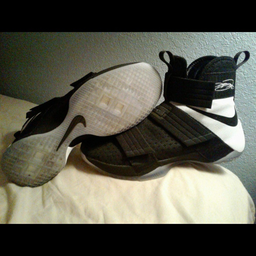 LeBron soldier 10